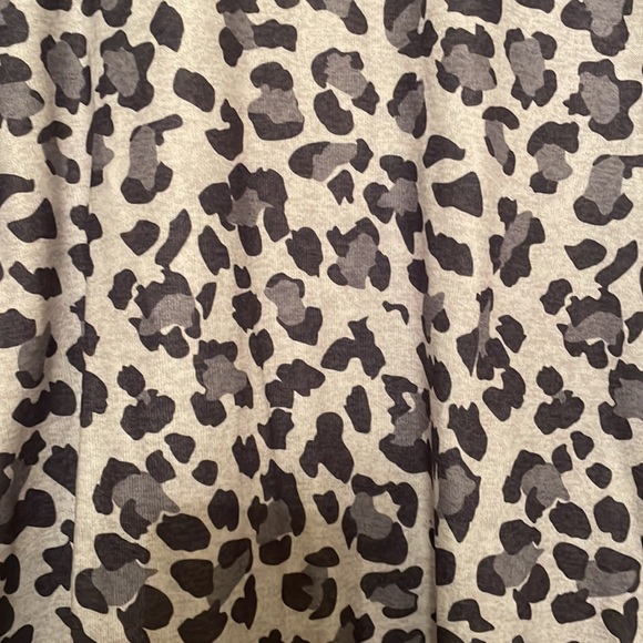 Cheetah print Long sleeve shirt - Picture 2 of 2